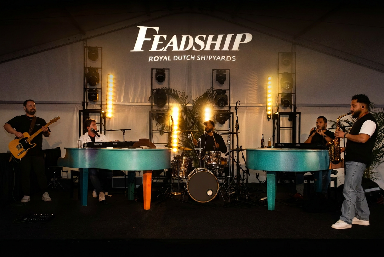 Je PianoBoys performing at Koninklijke De Vries Scheepsbouw